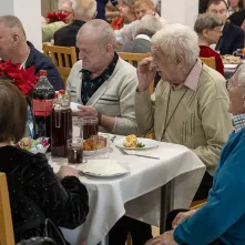 Z życzeniami dla mieszkańców i pracowników Domu Pomocy Społecznej w Toruniu