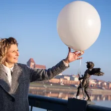 Anielski strażnik ruchu i zdrowia na moście, 19.12.2025