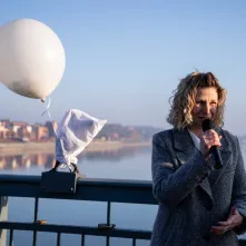 Anielski strażnik ruchu i zdrowia na moście, 19.12.2025