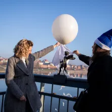 Anielski strażnik ruchu i zdrowia na moście, 19.12.2025