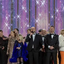 Szacujemy, że w Sylwestrowej Mocy Przebojów uczestniczyło na starówce ponad 20 tys. osób. Ile przed telewizorami? Czekamy na wyniki badań oglądalności.  31 grudnia na Rynku Staromiejskim (po raz drugi) odbyła się Sylwestrowa Moc Przebojów, zorganizowana przez Gminę Miasta Toruń, samorząd województwa kujawsko-pomorskiego i TV Polsat.  Wydarzenie - pomimo większej liczby uczestników niż rok temu - przebiegło spokojnie.  Dla mieszkańców i gości Torunia, a także widzów przed telewizorami zagrali, m.in. Perfect 