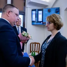 Wręczenie podziękowań Justynie Kardasz i Krzysztofowi Kołowskiemu