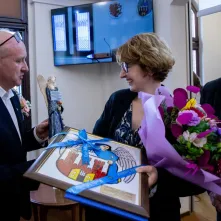 Wręczenie podziękowań Justynie Kardasz i Krzysztofowi Kołowskiemu