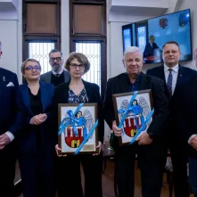 Wręczenie podziękowań Justynie Kardasz i Krzysztofowi Kołowskiemu