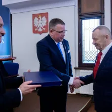 Wręczenie podziękowań Justynie Kardasz i Krzysztofowi Kołowskiemu