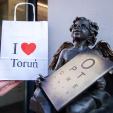 Aniołek prz ul. Szczytej 6 odsłonięty, 2.03.2026