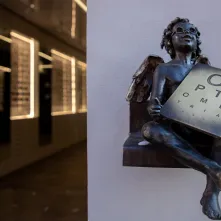 Aniołek prz ul. Szczytej 6 odsłonięty, 2.03.2026