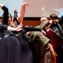 „Piękna i Bestia” w wykonaniu Teatru „Czy TAK, czy NIE?”