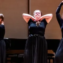 „Piękna i Bestia” w wykonaniu Teatru „Czy TAK, czy NIE?”