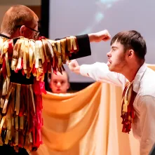 „Piękna i Bestia” w wykonaniu Teatru „Czy TAK, czy NIE?”