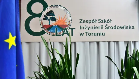 80-lecie Zespołu Szkół Inżynierii Środowiska w Toruniu, wręczenie Medalu "Za Zasługi dla Miasta Torunia"