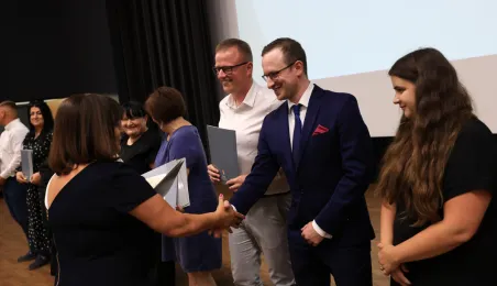 Nauczyciele dyplomowani odebrali akty nadania stopnia awansu