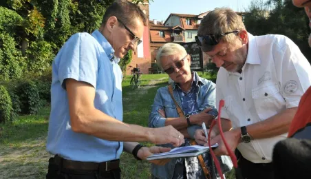 Dokumentację podpisuje konserwator miejski Emanuel Okoń