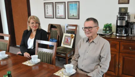 Dyrektor Monika Wiśniewska i prof. Wolszczan