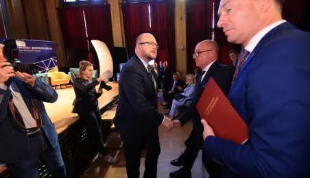 Prezydent Torunia Paweł Gulewski i minister Sławomir Nitras