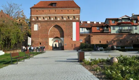 Skwer przy Bramie Klasztornej w Toruniu