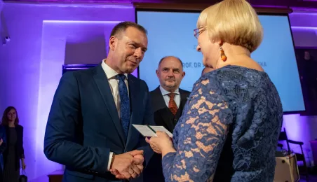 Wręczenie odznaczeń za zasługi dla turystyki - Daniela Szymańska