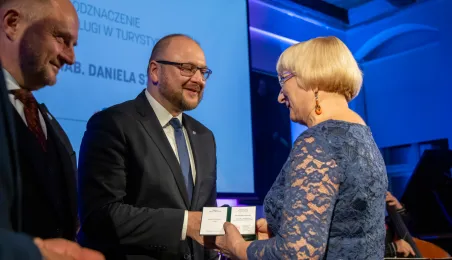 Wręczenie odznaczeń za zasługi dla turystyki - Daniela Szymańska