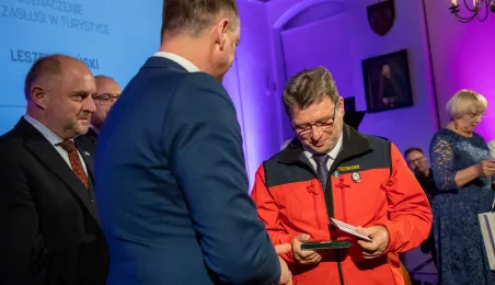 Wręczenie odznaczeń za zasługi dla turystyki - Leszek Umiński