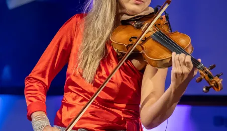 Skrzypaczka grająca podczas Gali Turystycznej