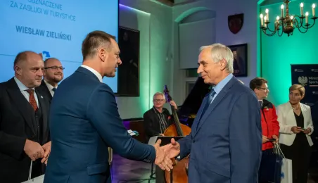 Wręczenie odznaczeń za zasługi dla turystyki - Wiesław Zieliński