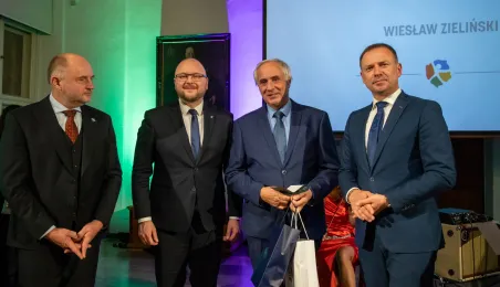 Wręczenie odznaczeń za zasługi dla turystyki - Wiesław Zieliński