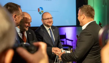 Wręczenie odznaczeń za zasługi dla turystyki - Łukasz Wysocki