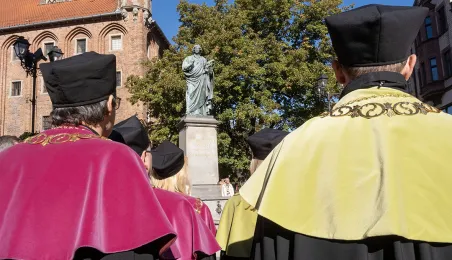 Inauguracja Roku Akademickiego 2024/2025 na UMK - złożenie kwiatów