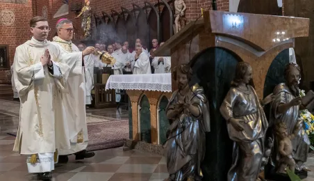Nabożeństwo z okazji poświęcenia bazyliki katedralnej pw. śś. Jana Chrzciciela i Jana Ewangelisty. 