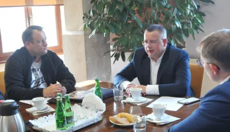 Spotkanie przedstawicieli toruńskiego samorządu z przewodniczącymi Rad Okręgów