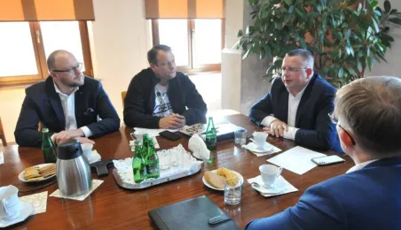 Spotkanie przedstawicieli toruńskiego samorządu z przewodniczącymi Rad Okręgów