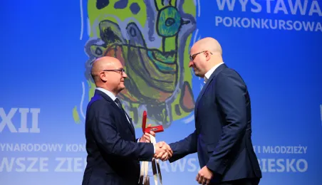 Wręczenie Nagrody Marszałka Województwa przez Marka Wojtkowskiego