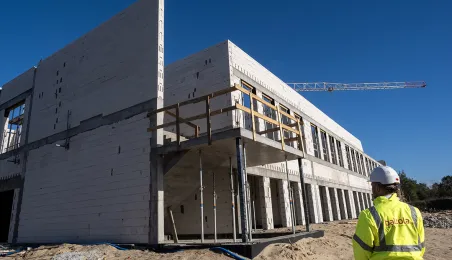 Budowa szkoły podstawowej przy ul. Grasera - stan prac na 4.11.2024 r.