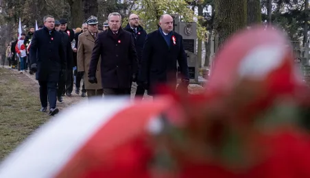 106. rocznica odzyskania niepodległości - złożenie kwiatów i msza św.