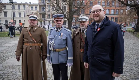 106. rocznica odzyskania niepodległości - złożenie kwiatów i msza św.