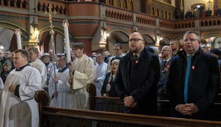 106. rocznica odzyskania niepodległości - złożenie kwiatów i msza św.