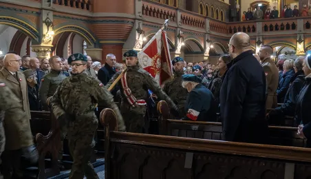 106. rocznica odzyskania niepodległości - złożenie kwiatów i msza św.