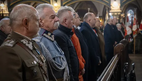 106. rocznica odzyskania niepodległości - złożenie kwiatów i msza św.