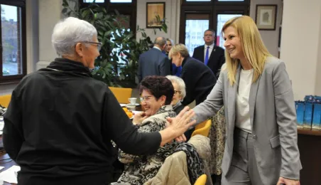 Rada Seniorów 2024-2029 na pierwszym posiedzeniu - wiceprezydent Torunia Dagmara Zielińska