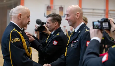 Gratulacje od komendanta miejskiego PSP w Toruniu bryg. Sławomira Grudzińskiego