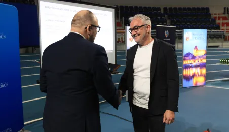 Przewodniczący Rady Maciej Wiśniewski