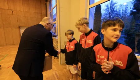 Spotkanie prezydenta Pawła Gulewskiego z finalistami turnieju "Z orlika na stadion"