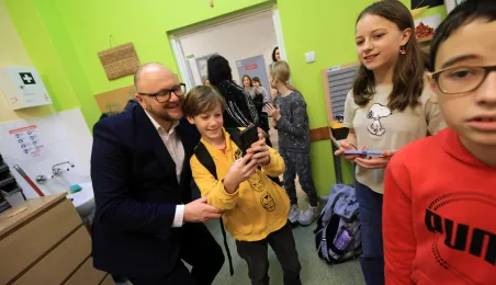 Spotkanie prezydenta Pawła Gulewskiego z finalistami turnieju "Z orlika na stadion"