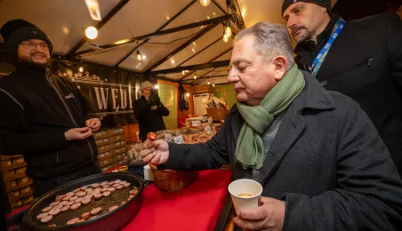 Robert Makłowicz na Toruńskim Jarmarku Bożonarodzeniowym