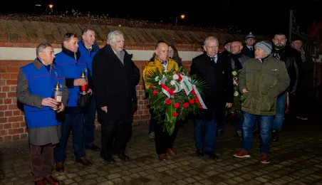 Wiązanki pamięci dla opozycji antykomunistycznej 