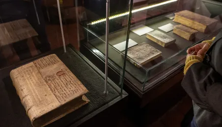 Oprawy gotyckie na wystawie 