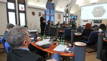 Prezydent Paweł Gulewski podczas sesji budżetowej