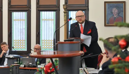 Prezydent Paweł Gulewski podczas sesji budżetowej