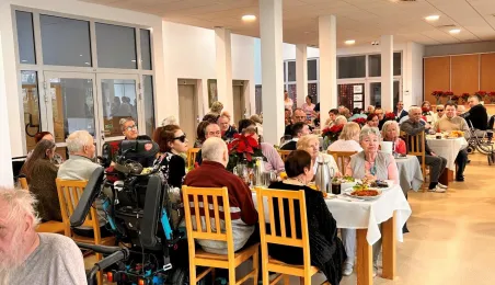 Świąteczne spotkanie z podopiecznymi DPS