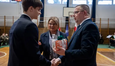 Otwarcie strzelnicy pneumatycznej w Zespole Szkół Samochodowych